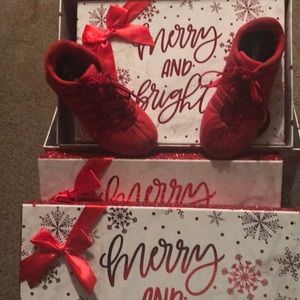 Little girls tennis shoes 👟